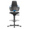 Siège d'atelier avec dossier ergonomique pour faciliter les mouvements des bras